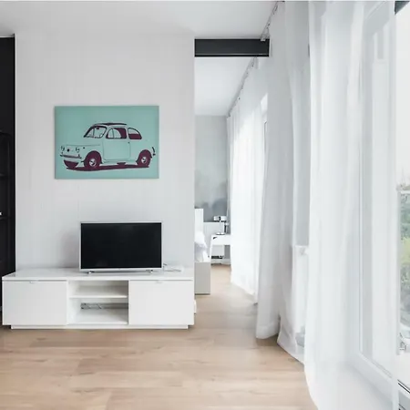 Апартаменты Zajezdnia Mtp Estate Center *